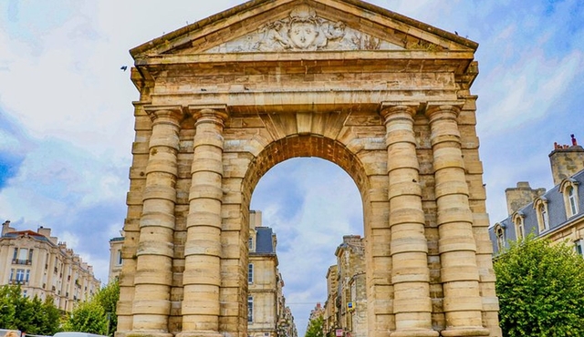 Architectural Bordeaux: Private Tour with a Local Expert