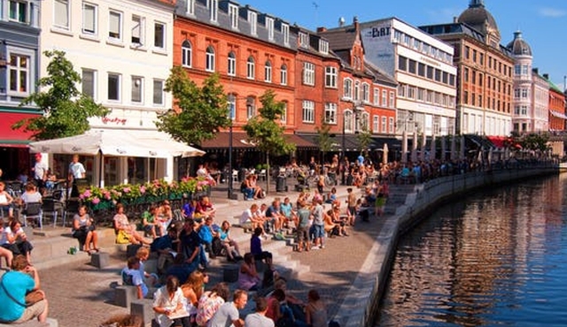 Aarhus street art walking tour