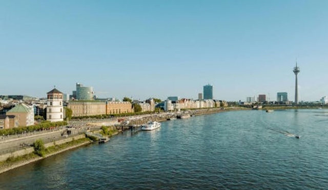 1‐Hour Guided Walking Tour of Düsseldorf in German