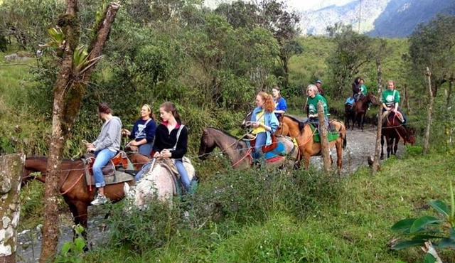 Horseback riding tour Nahuazo route.