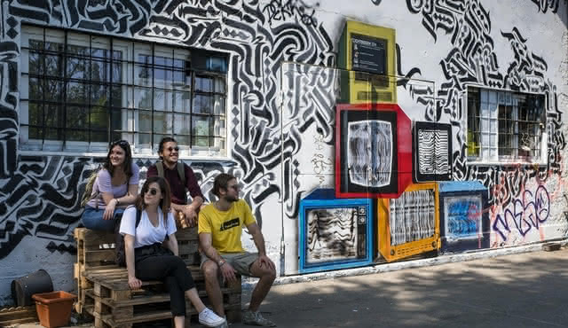 Street art tour through Vienna