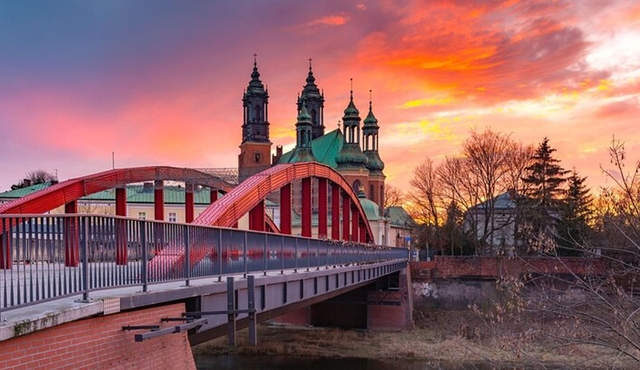 Guided Tour Through the History of Poznan with a Local