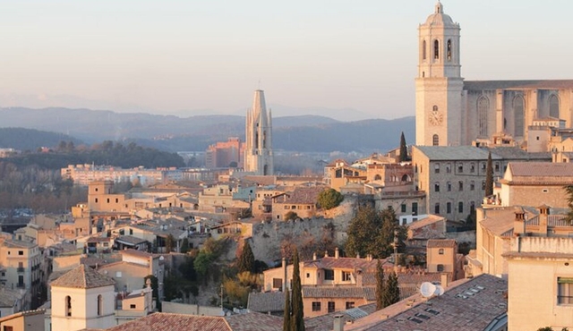 Touristic highlights of Girona on a Private half day tour with a local