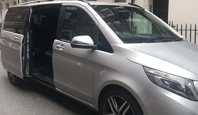 Southampton Private Shore Excursion: Stonehenge and Salisbury