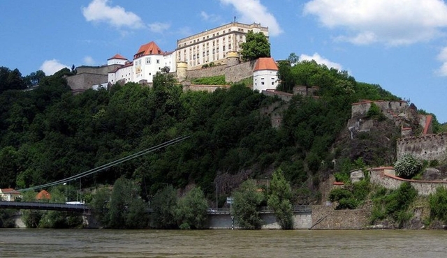 Passau Castle and St. George's Chapel Private Tour