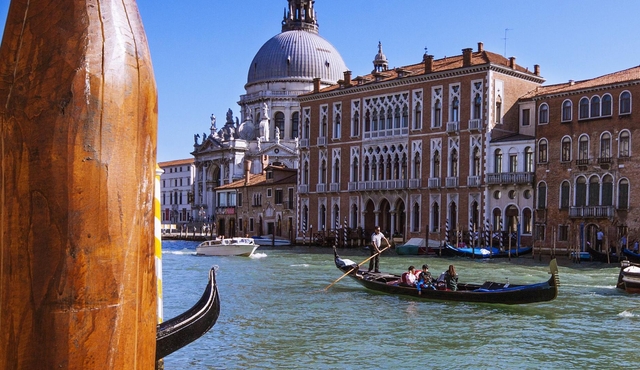 Enchanting Venice - Private Gondola Experience