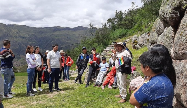 Group Tour from Cusco to Tipon, Pikillacta, and Andahuaylillas