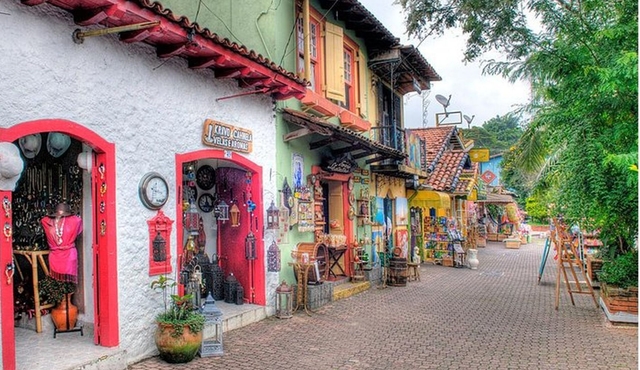 Private City Tour Embu Das Artes