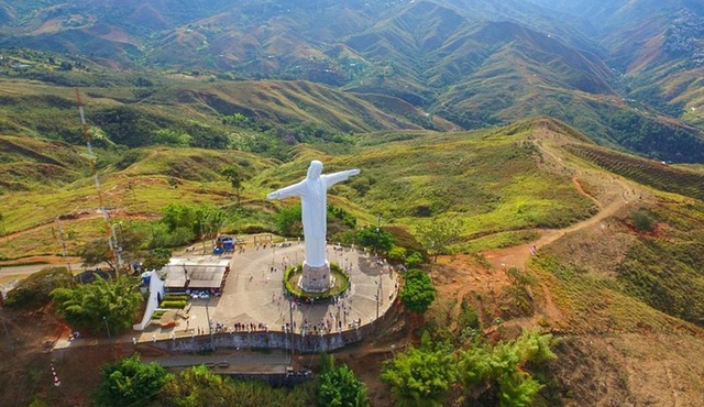Cristo Rey + Tertulia Museum + Downtown Cali City Tour 6H
