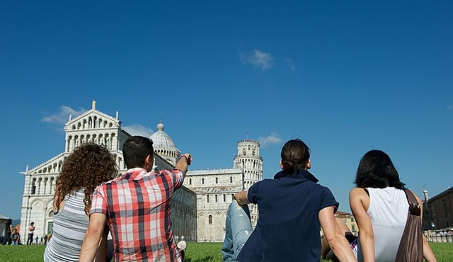 Pisa and Lucca Private Guided Full-day Tour from Florence