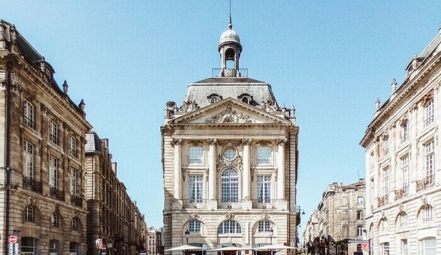Bordeaux : Private Highlights Bike Tour With A Guide