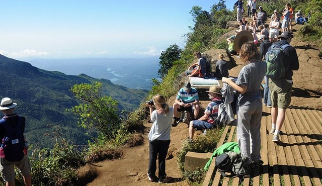 Nuawara Eliya Horton Plains Tea Plantaition and Water Fall with Lunch