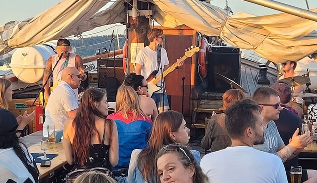 Live Evening Rock Music Cruise in Oslo Fjord with Shrimp Buffet