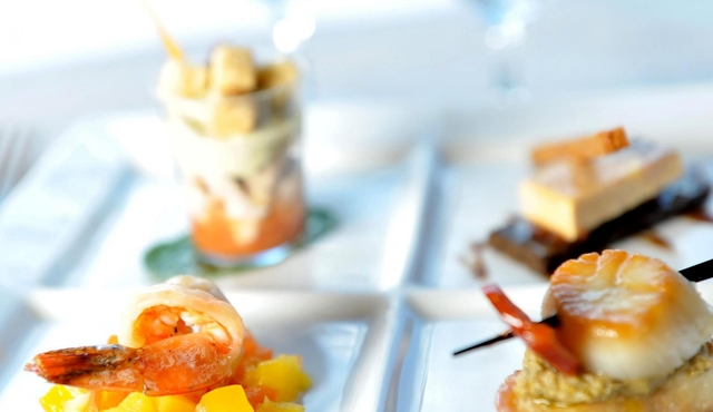 Paris: Dinner Cruise La Marina, with Eiffel Tower Skip the Line Ticket