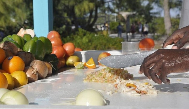 Conch Salad Cooking Lesson and Tasting in Nassau