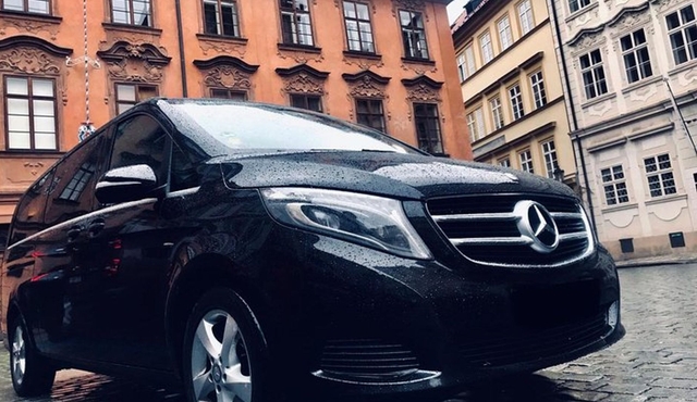 Short Private Transfer from Prague to Regensburg.