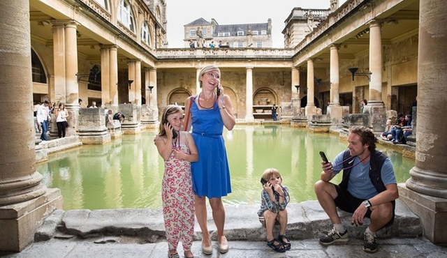Stonehenge,Roman Bath & Salisbury Cathedral Private Tour