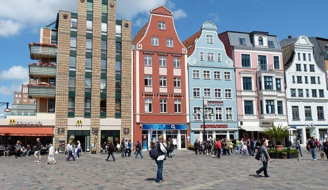 Rostock: Surprise Walking Tour with a Local