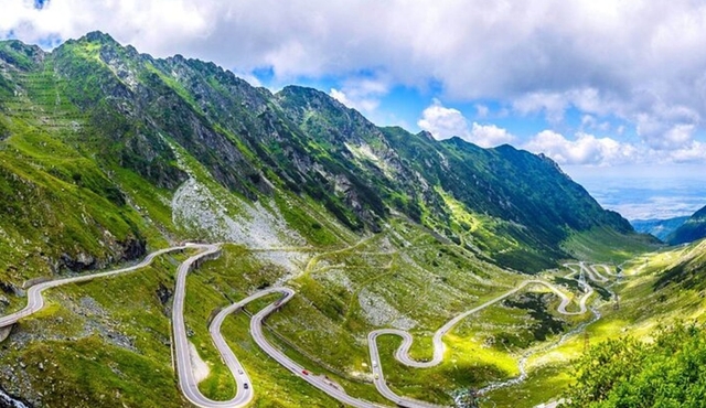 Transfagarasan Small‐Group from Bucharest