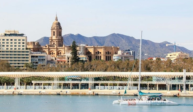 Night Catamaran Cruise with Live Music by Málaga Coast