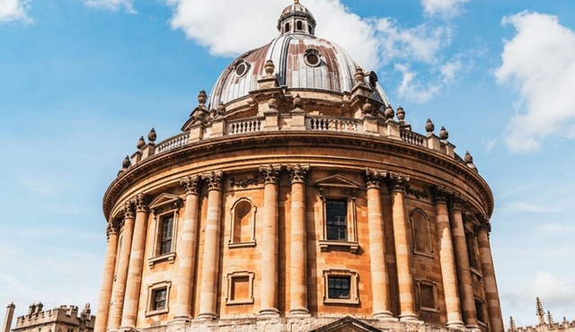 Explore Oxford in 60 minutes with a Local