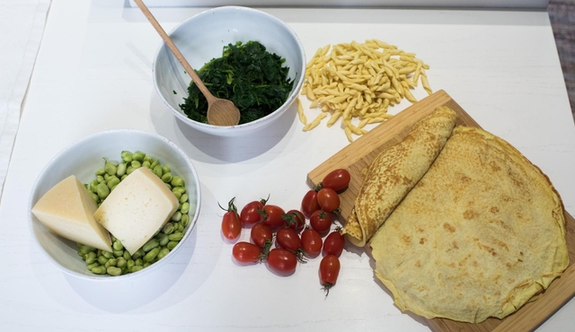 Private cooking class at a local's home with lunch or dinner in Livorno