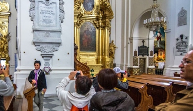Warsaw: Guided Walking Tour with Fryderyk Chopin Museum & Concert