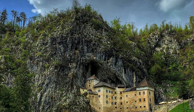 Zagreb‐Ljubljana, Postojna Cave, Predjama Castle: Private Tour