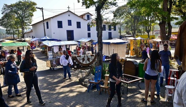 Sao Paulo to Embu das Artes Private Half‐Day Tour