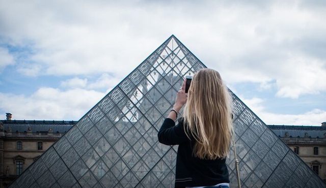 Paris Private Tour with Skip‐the‐Line Louvre Tickets and Crepe