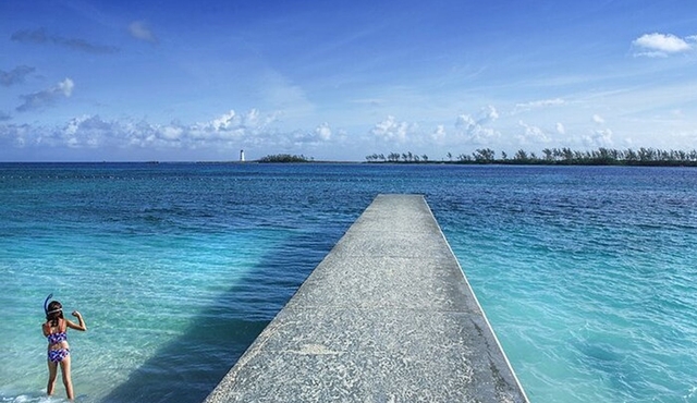 Island Stroll in historic Nassau