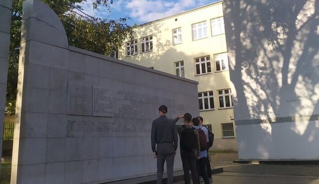 Historical Walking Tour of Jewish Warsaw