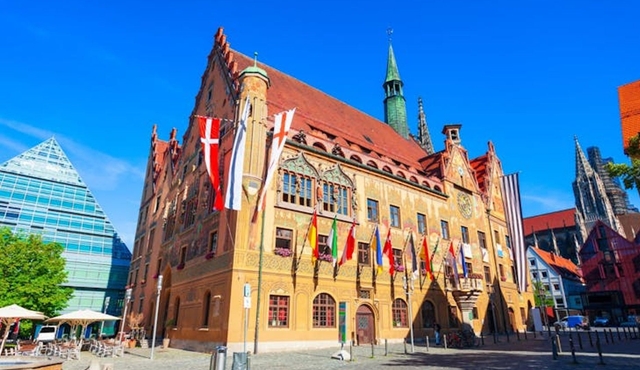 Discover Ulm in 1 hour with a local