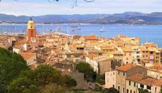 Saint Tropez and Port Grimaud shared tour from Nice
