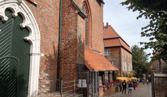 Audio tour through the historic architecture of Lübeck