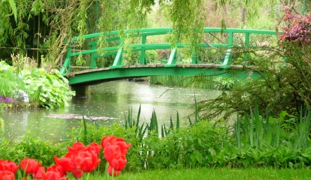 Visit Claude Monet's House: Giverny Private Day Trip from Paris