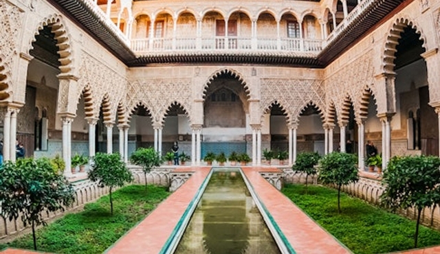 Royal Alcázar of Seville + Seville Cathedral: Guided Tour