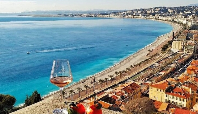 Nice Walking Tour with Wine