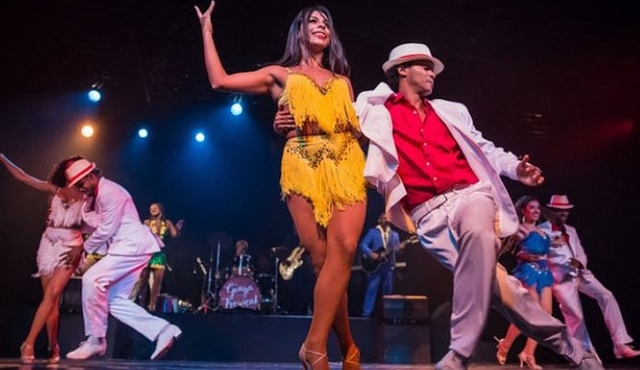 Rio de Janeiro Music and Dance Show with Transfers