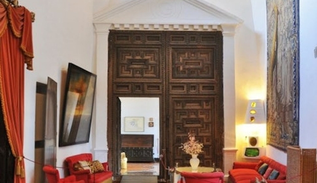 Castle of Púbol, Perelada Winery & Dalí Theatre‐Museum: Guided Tour + Transfer