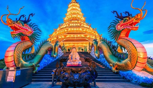 Chiang Mai Private Incredible Temples Tour