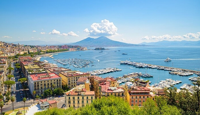 Private Pompeii and Vesuvius Day Trip from Naples
