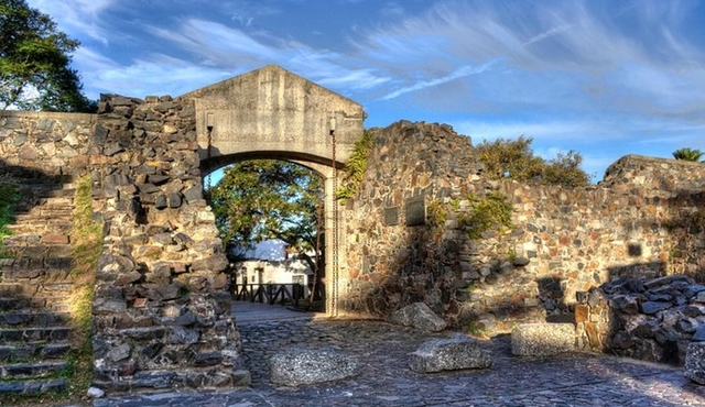 Citadel of Colonia del Sacramento Guided Tour from Montevideo