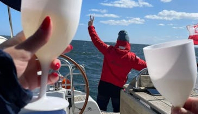 Sunset Yacht Cruise from Sopot with Welcome Drink