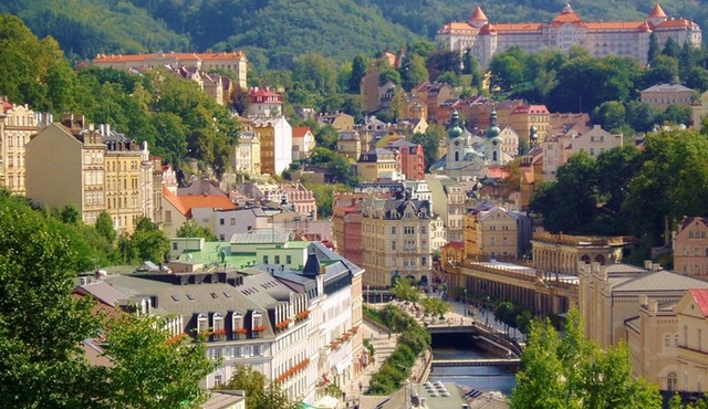 Karlovy Vary&nbsp;&mdash; The town of spas, mineral springs and relaxation