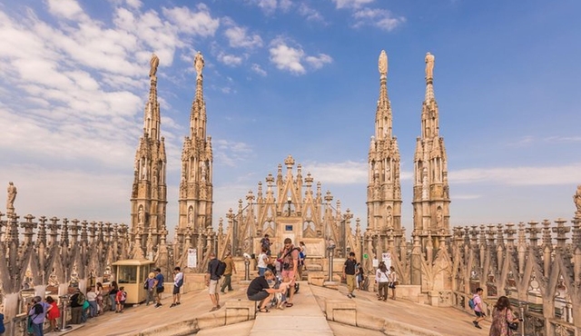 Milan Duomo Rooftop Tour