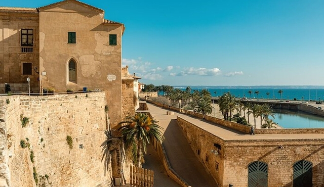Palma de Mallorca Private Tour with Skip‐the‐Line Cathedral Entry