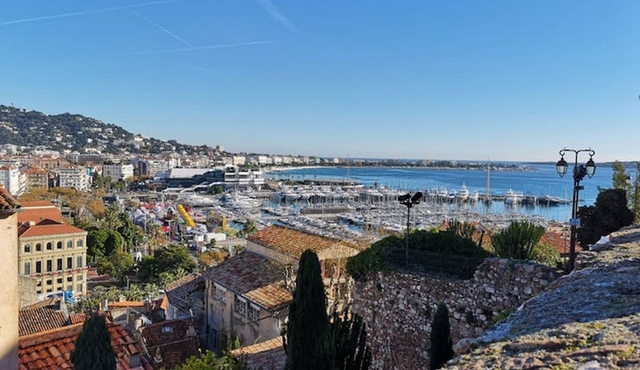 Private walking tour of Cannes