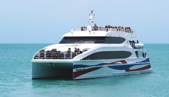 Shared Transfer from Phuket to Koh Tao by Coach and Catamaran