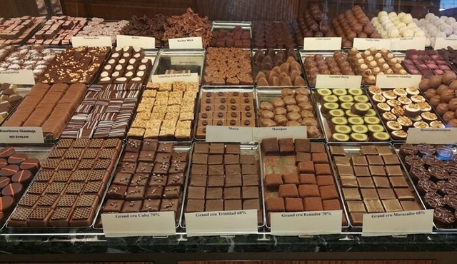 Basel Private City Tour with Chocolate tasting